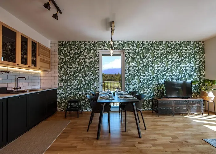Jungle Mesh Lux Apartment